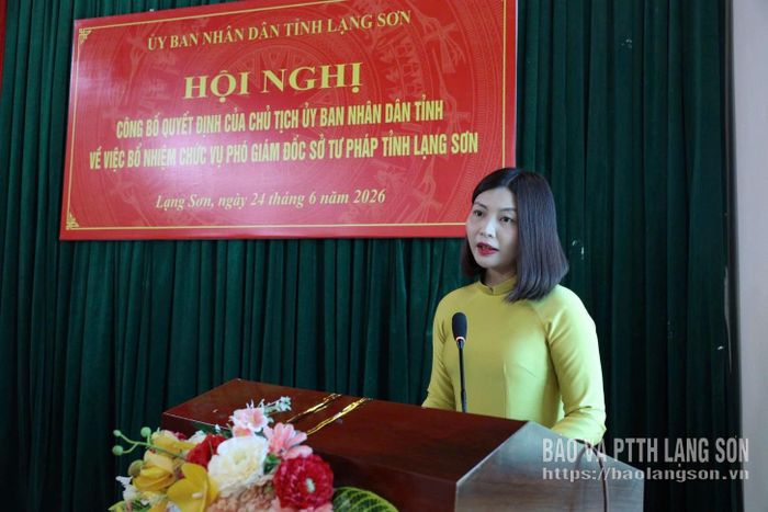 Đồng chí Vi Thị Thùy, tân Phó Giám đốc Sở Tư pháp phát biểu nhận nhiệm vụ