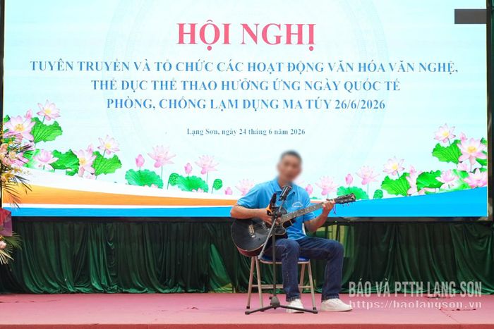Tiết mục đàn ghi-ta đặc sắc của học viên tại cơ sở