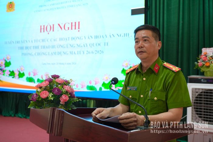 Lãnh đạo Phòng Cảnh sát điều tra tội phạm về ma túy (Công an tỉnh) phát biểu tại hội nghị