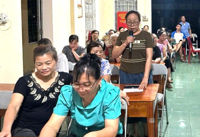 Nhân dân bày tỏ ý kiến đồng thuận với đề án sắp xếp tổ dân phố.