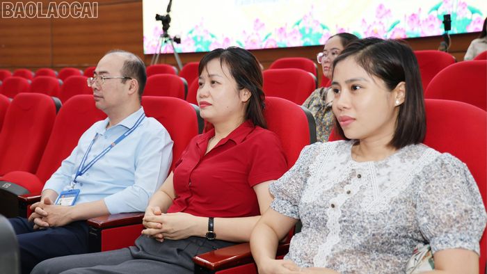 Đại biểu dự hội nghị.