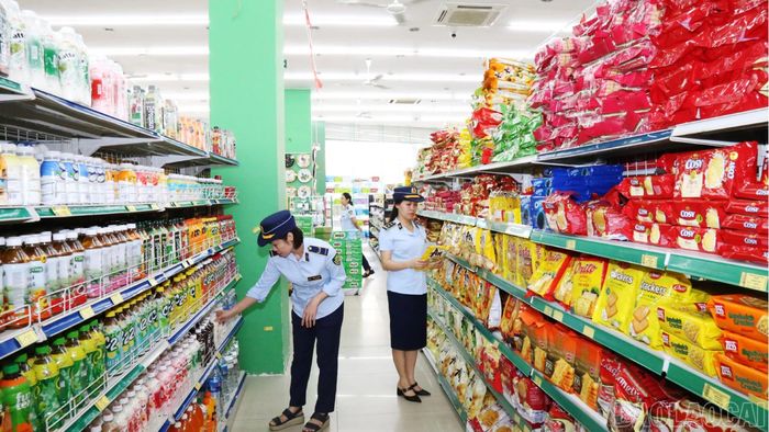 Các cơ sở kinh doanh bảo đảm thực hiện đúng quy định về trưng bày và bán hàng.
