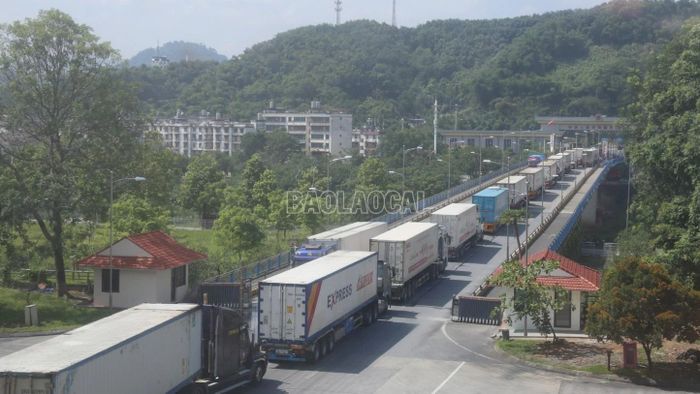 Hoạt động lưu thông hàng hóa trên địa bàn tỉnh Lào Cai được duy trì ổn định.