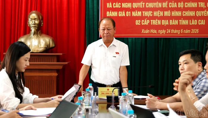 Đồng chí Sùng A Lềnh - Phó Trưởng đoàn chuyên trách Đoàn đại biểu Quốc hội tỉnh kết luận buổi làm việc.