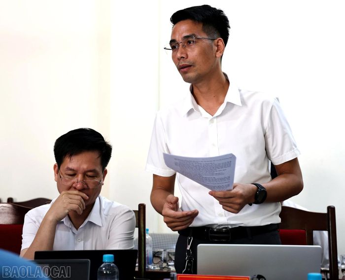 Ông Vũ Hồng Quỳnh - Phó Chủ tịch UBND xã Xuân Hòa phát biểu tại buổi làm việc.