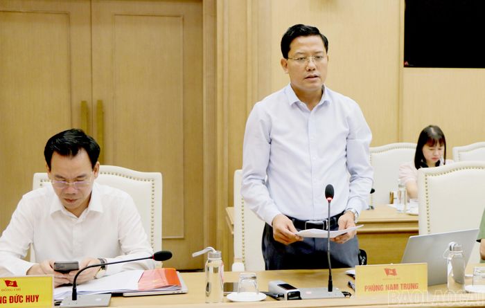 Lãnh đạo Ban Tuyên giáo và Dân vận Tỉnh ủy báo cáo sơ kết công tác thông tin đối ngoại 6 tháng đầu năm và phương hướng, nhiệm vụ trọng tâm 6 tháng cuối năm 2026.