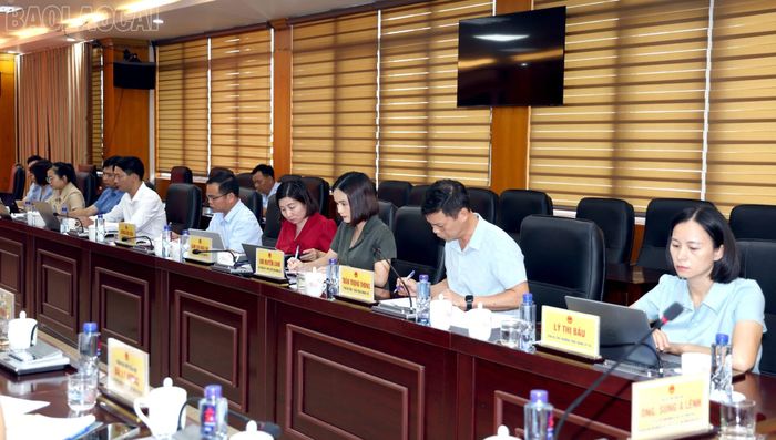 Lãnh đạo và đại biểu xã Bảo Yên tham gia buổi làm việc.