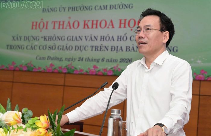 Đồng chí Dương Đức Huy - Ủy viên Ban Thường vụ, Trưởng Ban Tuyên giáo và Dân vận Tỉnh ủy phát biểu tại hội thảo.