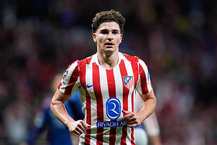 Arsenal sẵn sàng chi tiền để chiêu mộ Julian Alvarez.