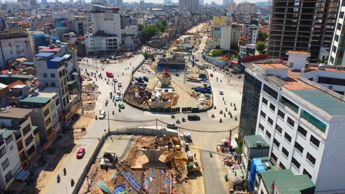 Trong khi đó, tại nút giao Nguyễn Chí Thanh, công trình đạt khoảng 20% khối lượng.