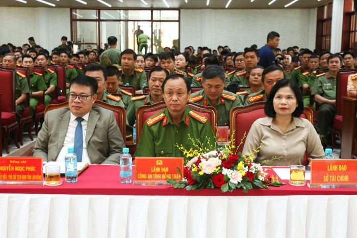 Đồng chí Nguyễn Ngọc Phúc, Tỉnh ủy viên, Phó Chủ tịch UBND tỉnh Lâm Đồng và lãnh đạo các sở, ngành dự lễ bế mạc