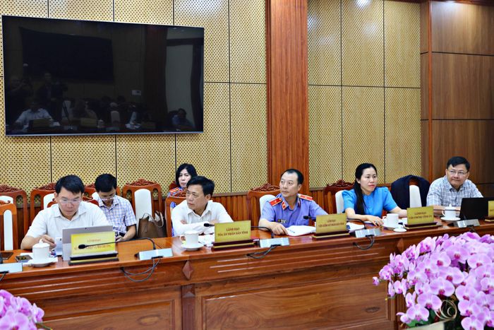Đại diện các sở, ngành tham dự buổi tiếp công dân tháng 6/2026