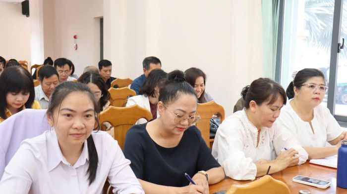 Các đại biểu tham dự hội nghị