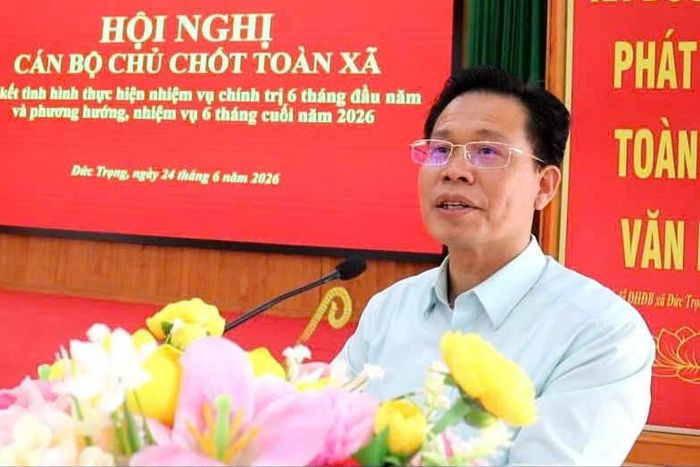 Đồng chí Trần Trung Hiếu, Bí thư Đảng ủy xã phát biểu chỉ đạo hội nghị