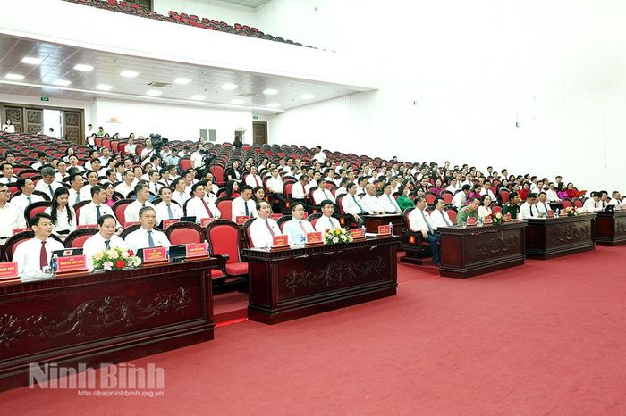 Các đại biểu dự khai mạc Kỳ họp.