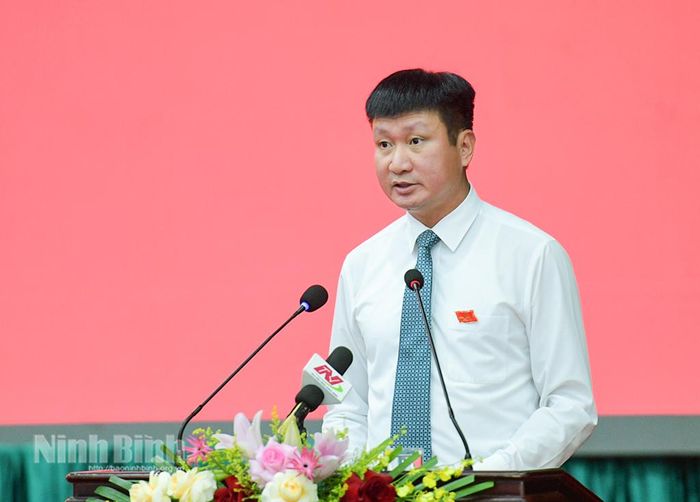 Đồng chí Trần Huy Tuấn, Ủy viên Trung ương Đảng, Bí thư Tỉnh ủy phát biểu chỉ đạo Kỳ họp.