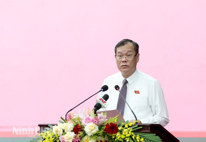 Đồng chí Lê Quốc Chỉnh, Phó Bí thư Tỉnh ủy, Chủ tịch HĐND tỉnh phát biểu khai mạc kỳ họp.