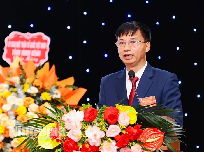 Đồng chí Tống Văn Tam, Chủ tịch Hội Chữ thập đỏ tỉnh phát biểu khai mạc Đại hội.