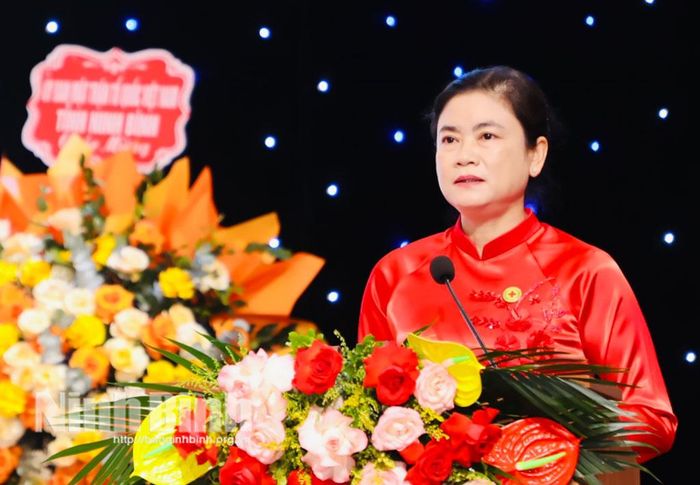 Đồng chí Đỗ Thị Thu Thảo, Bí thư Đảng ủy, Chủ tịch Trung ương Hội Chữ thập đỏ Việt Nam phát biểu chỉ đạo tại Đại hội.