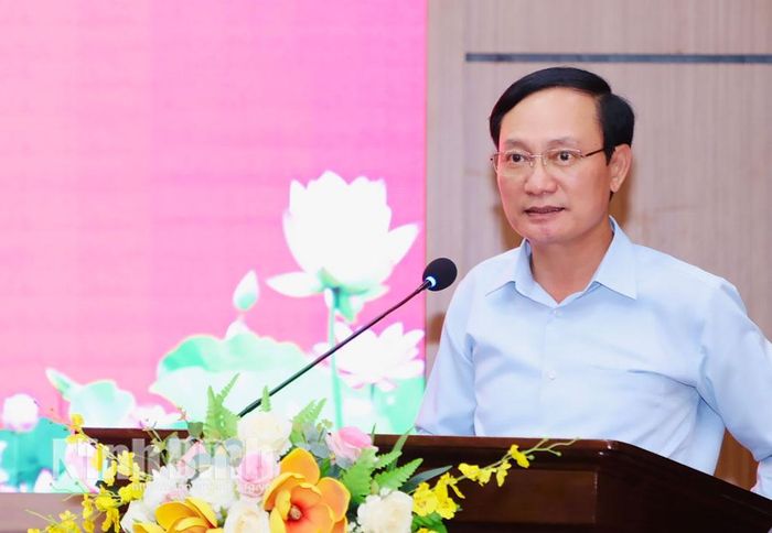 PGS, TS Phạm Minh Anh, Hiệu trưởng Trường Đào tạo cán bộ Lê Hồng Phong (thành phố Hà Nội) phát biểu tại Hội thảo.