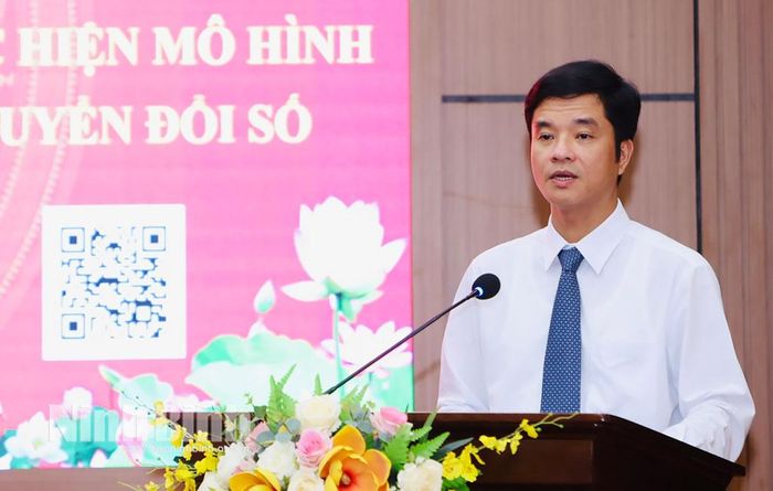 Đồng chí Phan Thành Công, Tỉnh ủy viên, Hiệu trưởng Trường Chính trị tỉnh phát biểu khai mạc, đề dẫn Hội thảo.