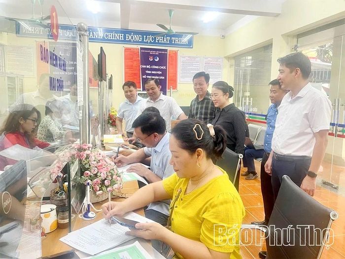 Sau một năm thực hiện mô hình chính quyền địa phương 2 cấp, đội ngũ cán bộ xã Mai Châu đã góp phần củng cố niềm tin và nâng cao sự hài lòng của người dân đối với chính quyền cơ sở.