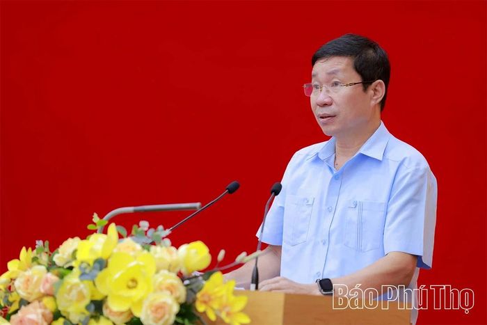 Lãnh đạo Ủy ban MTTQ tỉnh phát biểu thảo luận tại hội nghị.