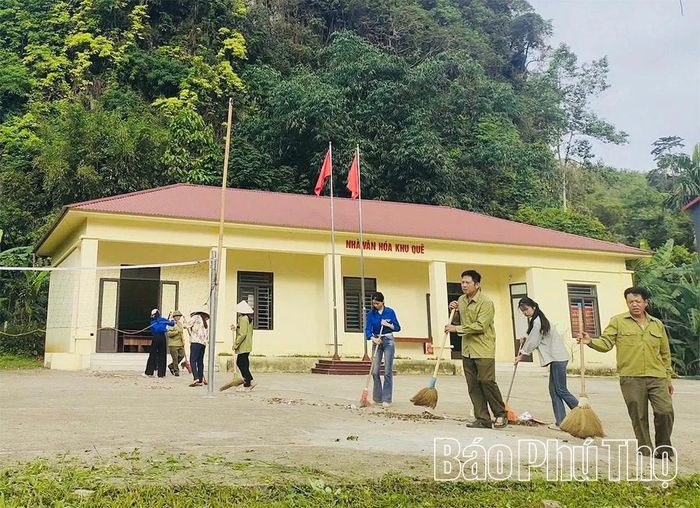 100% khu dân cư đồng loạt ra quân bảo vệ môi trường và cam kết cùng giữ gìn môi trường xanh - sạch - đẹp.