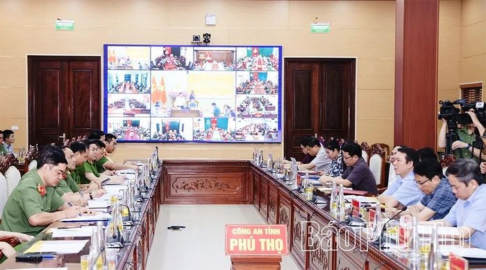 Hội nghị được kết nối trực tuyến từ trụ sở Công an tỉnh đến 148 xã, phường trên toàn tỉnh.