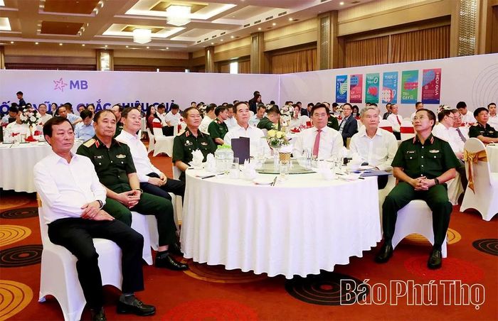 Các đại biểu tham dự lễ kỷ niệm.