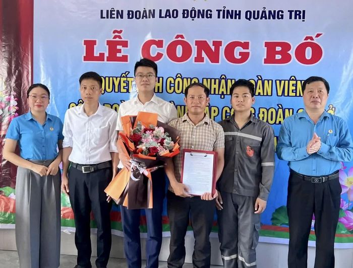 Lễ công bố quyết định thành lập Công đoàn cơ sở Công ty TNHH Đóng tàu Cửa Việt - Ảnh: H.T.H