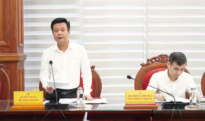 Đại diện lãnh đạo Sở Nông nghiệp và Môi trường báo cáo tại buổi làm việc - Ảnh: Q.V