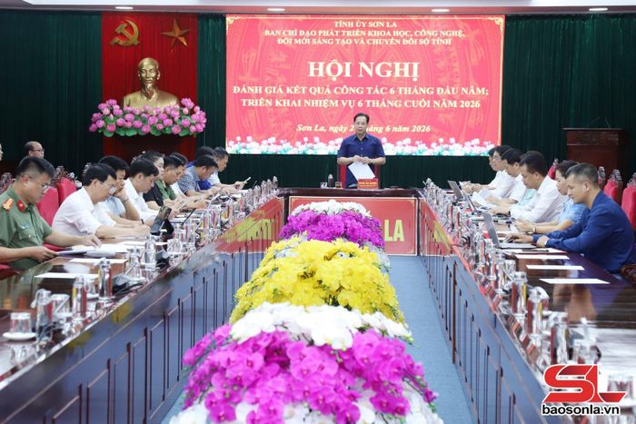 Đồng chí Bí thư Tỉnh ủy chủ trì họp Ban Chỉ đạo phát triển khoa học công nghệ, đổi mới sáng tạo và chuyển đổi số tỉnh.