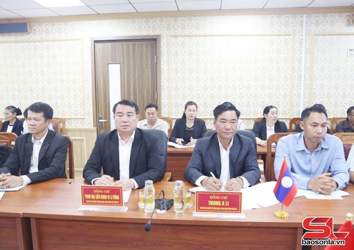 Đoàn công tác Sở Nông nghiệp và Môi trường các tỉnh: U Đôm Xay, Phông Sa Lỳ (nước CHDCND Lào) dự cuộc làm việc.