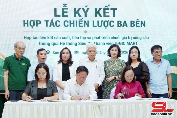 Ký kết hợp tác liên kết sản xuất, tiêu thụ và phát triển chuỗi giá trị nông sản thông qua Hệ thống siêu thị thành viên U-GIC Mart.