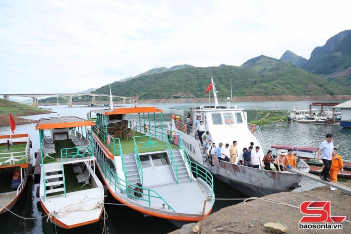 Khu vực bến thuyền Coxama, xã Quỳnh Nhai.