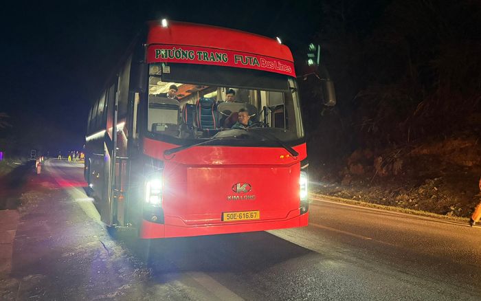 Cuộc thử nghiệm xe khách giường nằm kéo dài từ sáng đến đêm nhằm ghi lại dữ liệu phương tiện toàn diện nhất ở mọi thời điểm di chuyển.