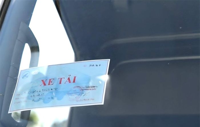 Thu hồi 8 phù hiệu xe kinh doanh vận tải, trên địa bàn tỉnh Ninh Bình.