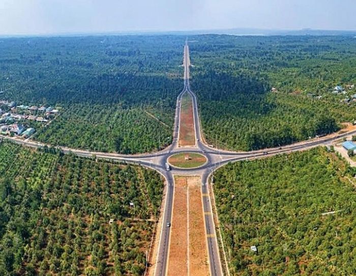 Hạ tầng Bắc - Nam; Đông - Tây đang dần thông suốt tại Đắk Lắk Ảnh: Phạm Thảo Quyên