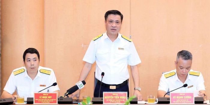 Phó Trưởng Thuế Hà Nội Nguyễn Tiến Minh báo cáo tại hội nghị. Ảnh: Khánh Linh