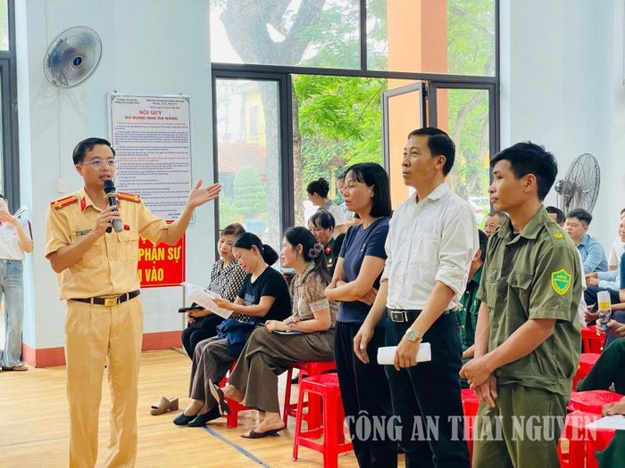 Truyền đạt nội dung lý thuyết kỹ năng lái xe mô tô, xe gắn máy an toàn