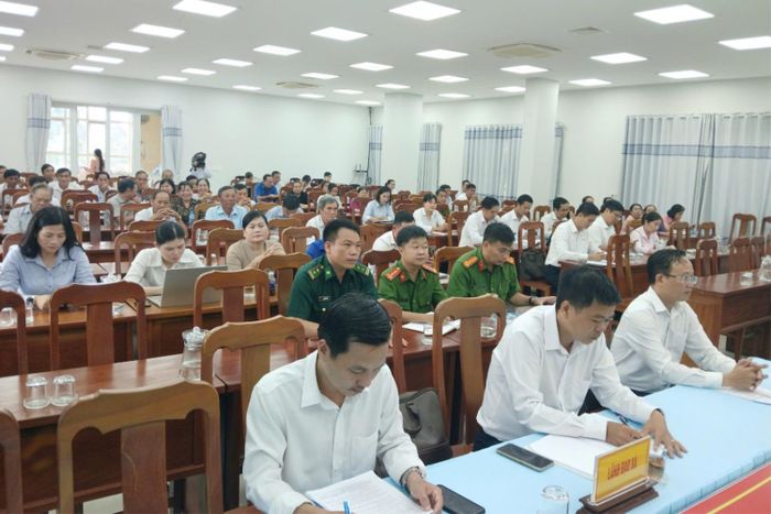 Quang cảnh buổi tiếp xúc cử tri xã Đông Thành của Đại biểu HĐND tỉnh Tây Ninh