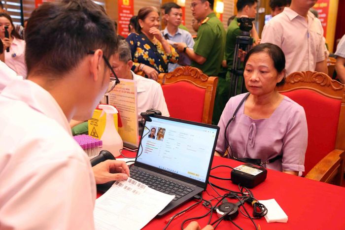 Hoạt động thu nhận mẫu sinh phẩm ADN cho thân nhân liệt sĩ chưa xác định thông tin