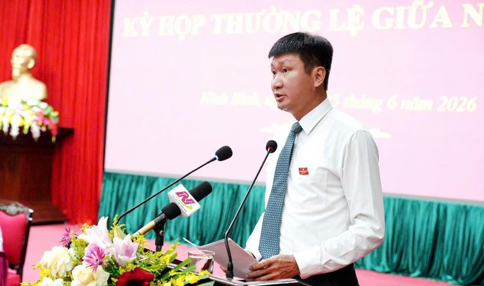 Bí thư Tỉnh ủy Trần Huy Tuấn phát biểu chỉ đạo tại kỳ họp