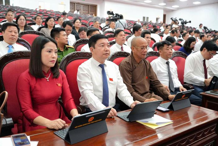 Các đại biểu tham dự kỳ họp