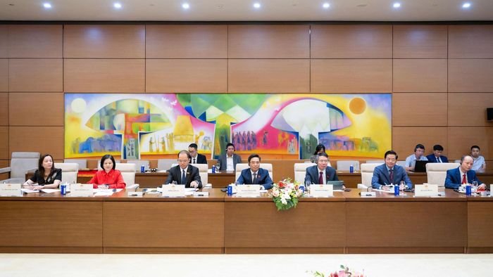 Phó Chủ tịch Quốc hội, Thượng tướng Nguyễn Doãn Anh và các đại biểu tham dự cuộc tiếp