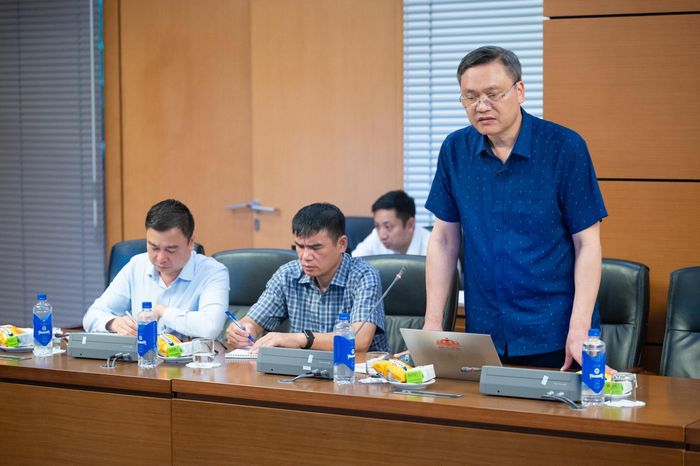 Phó Chủ tịch Hội đồng Dân tộc Quàng Văn Hương phát biểu