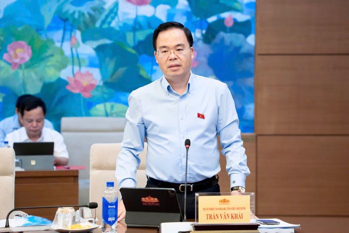 Phó Chủ nhiệm Ủy ban Khoa học, Công nghệ và Môi trường Trần Văn Khải phát biểu