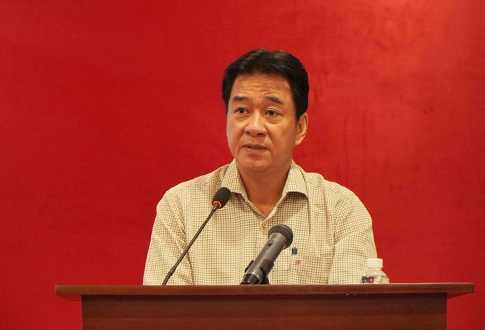 Phó Chủ tịch Thường trực UBND tỉnh Nguyễn Long Biên phát biểu chỉ đạo hội nghị. Ảnh: Thành Long