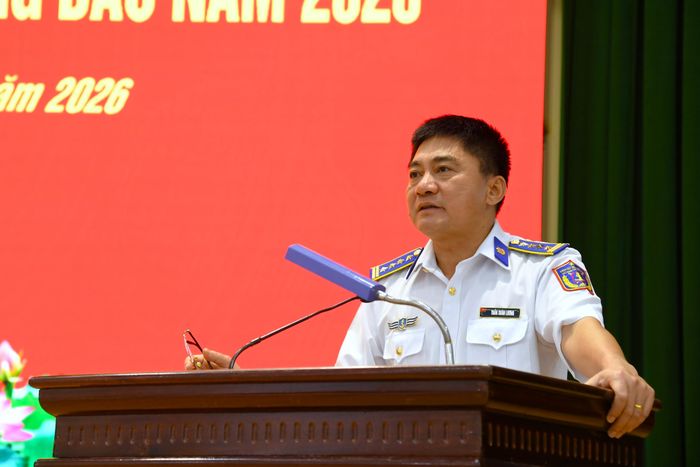 Đại tá Trần Xuân Lương - Tư lệnh Vùng Cảnh sát biển 3 phát biểu tại hội nghị
